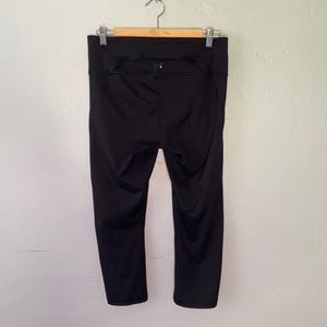 Black Under Armour Cropped Leggings size L